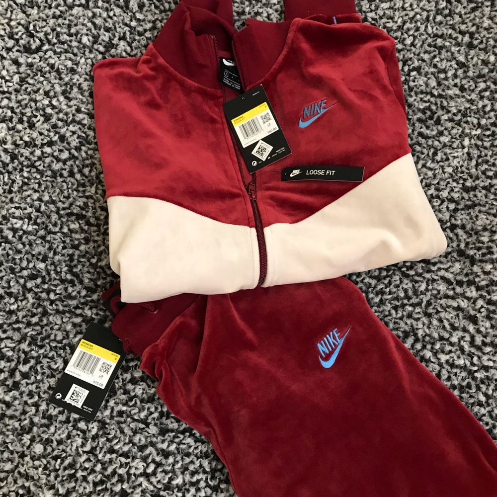 Nike sweatsuit